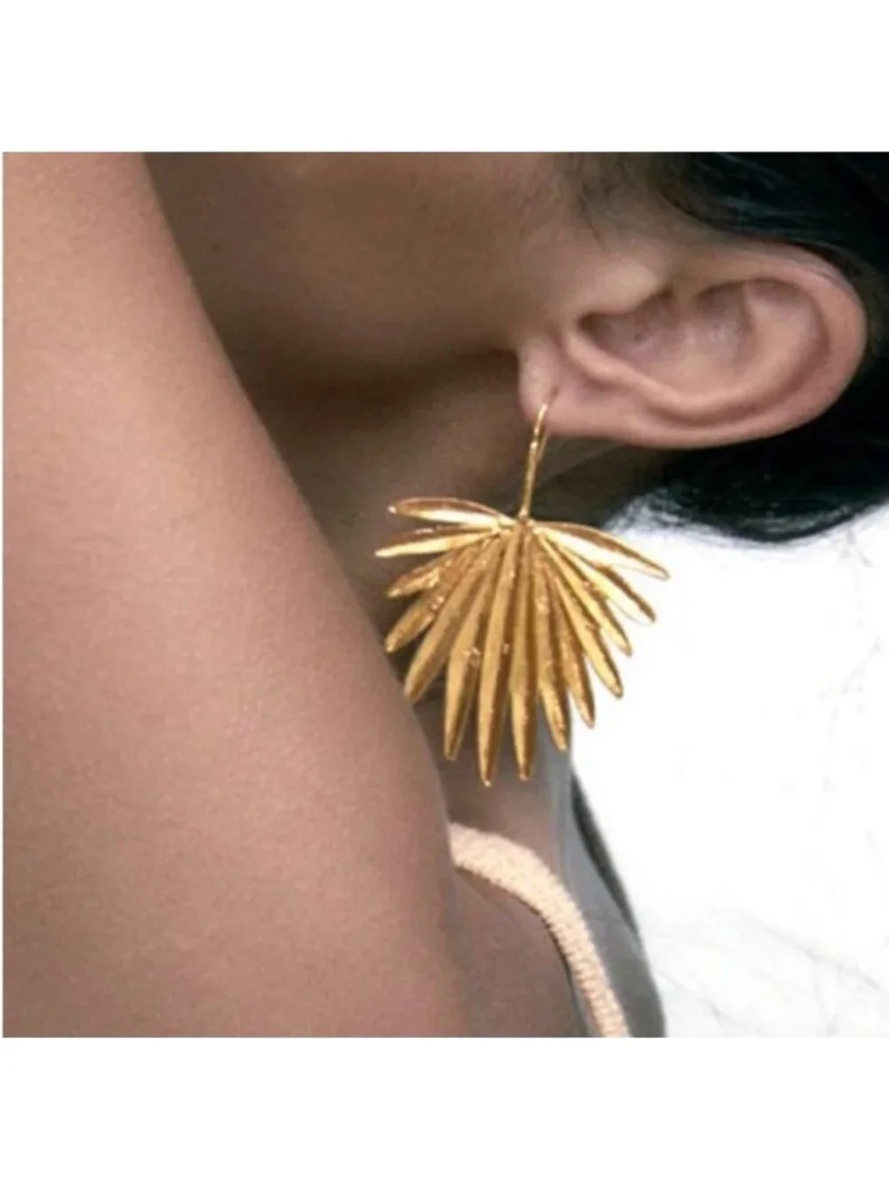 New! Zara Gold Palm Drop Earrings (1055) NWOT